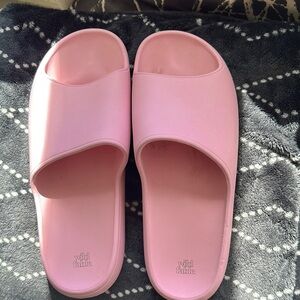 Wild Fable Light Pink Slide‎ Sandals